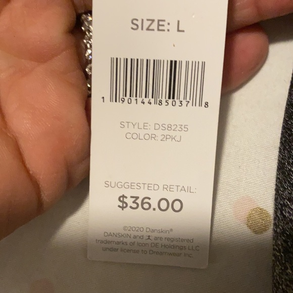 SOLD NWT Danskin Seamless Bras - Picture 4 of 4